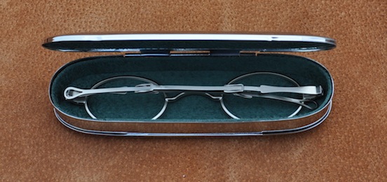 1800's Historice EyeWear Company Flip-top case with Oval Spectacles<br>